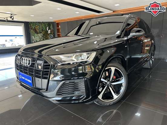 AUDI-Q7-2021
