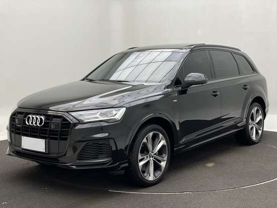 AUDI-Q7-2022