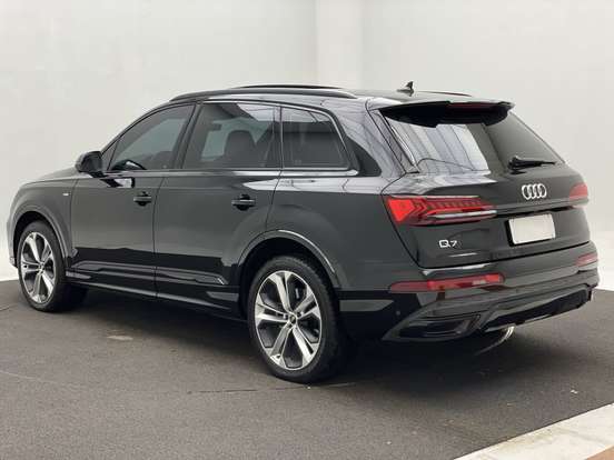 AUDI-Q7-2022