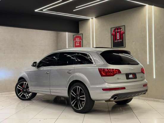 AUDI-Q7-2010