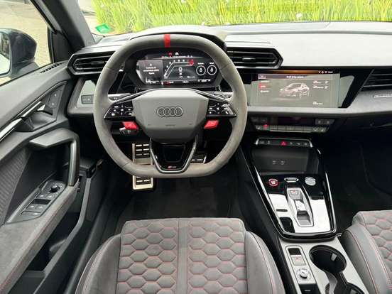 AUDI-RS3-2.5 TFSI GASOLINA SEDAN TRACK QUATTRO S-TRONIC AUDI-RS3-2025