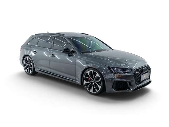 AUDI-RS4-2018