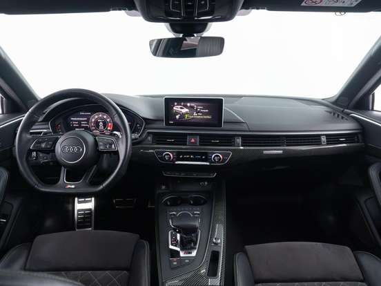 AUDI-RS4-2018