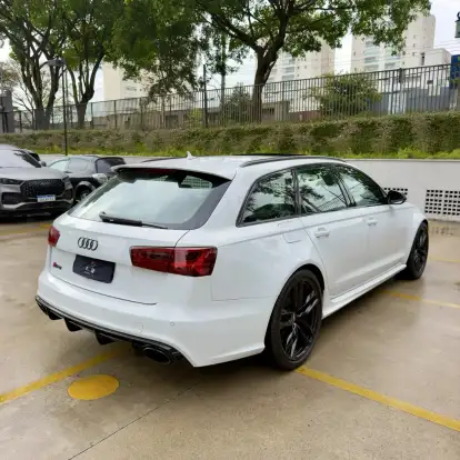 AUDI-RS6-2016