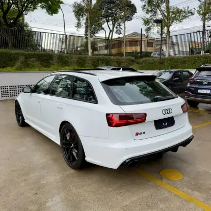 AUDI-RS6-2016