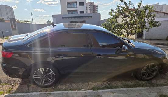 AUDI-A4-2022