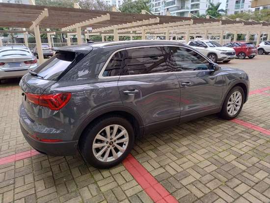 AUDI-Q3-2020