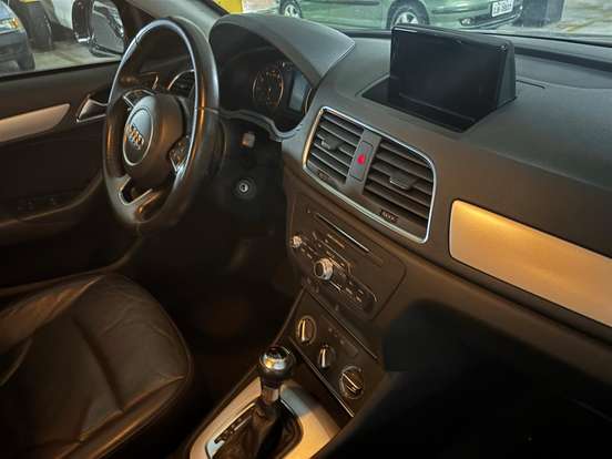 AUDI-Q3-2017