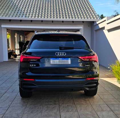 AUDI-Q3-2023