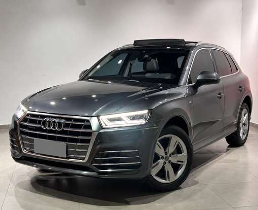 AUDI-Q5-2020
