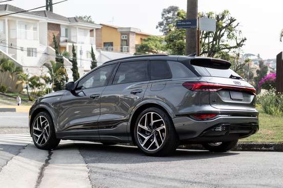 AUDI-Q6 E-TRON-2024