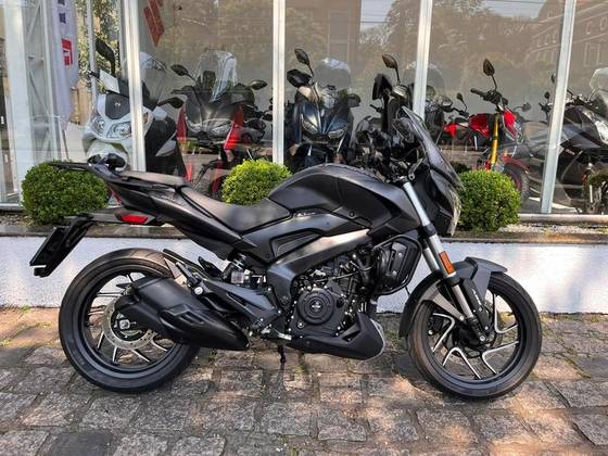 BAJAJ DOMINAR 400 