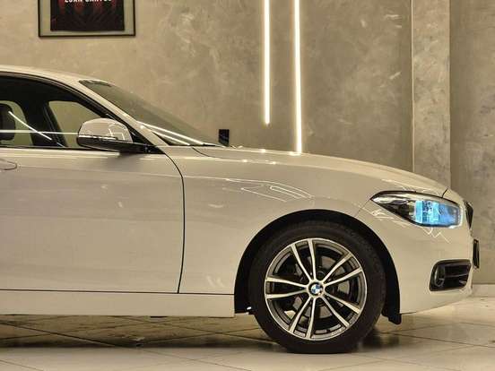 BMW-120i-2019