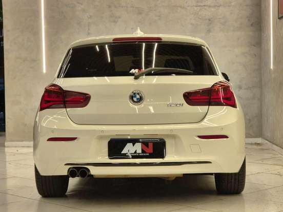 BMW-120i-2019