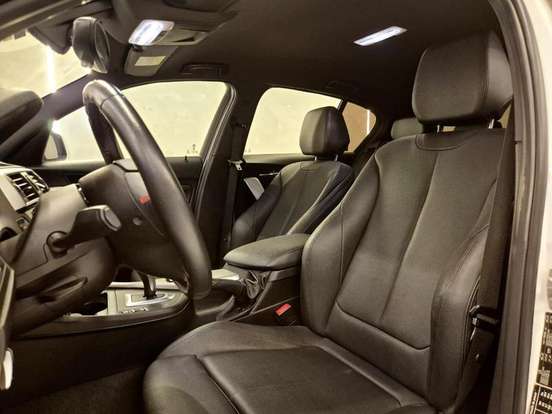 BMW-120i-2.0 16V GASOLINA SPORT 4P AUTOMÁTICO BMW-120i-2019