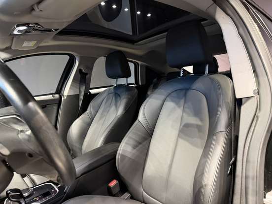 BMW-218i-2022