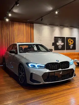 BMW-320i-2023