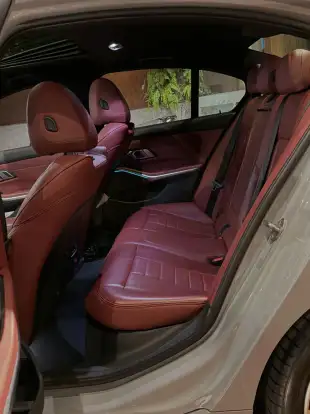 BMW-320i-2023