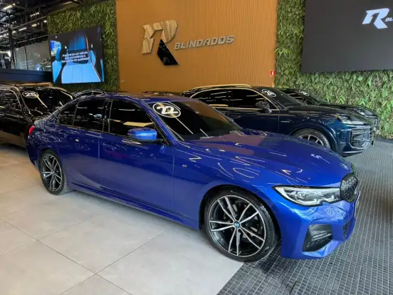 BMW-320i-2022