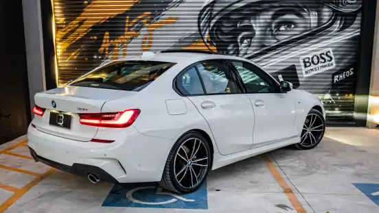 BMW-320i-2020