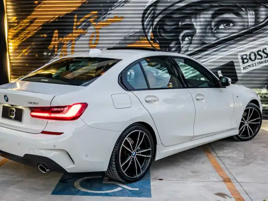 BMW-320i-2.0 16V TURBO GASOLINA M SPORT AUTOMÁTICO BMW-320i-2020