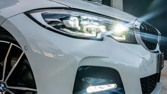 BMW-320i-2020