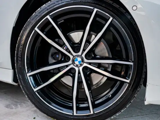 BMW-320i-2.0 16V TURBO GASOLINA M SPORT AUTOMÁTICO BMW-320i-2020