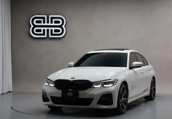 BMW-320i-2020