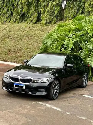 BMW-320i-2020