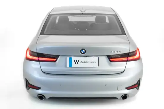BMW-320i-2020