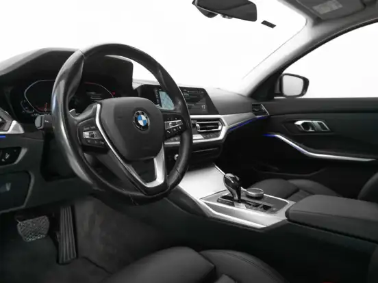 BMW-320i-2.0 16V TURBO GASOLINA SPORT GP AUTOMÁTICO BMW-320i-2020
