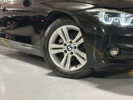 BMW-320i-2017