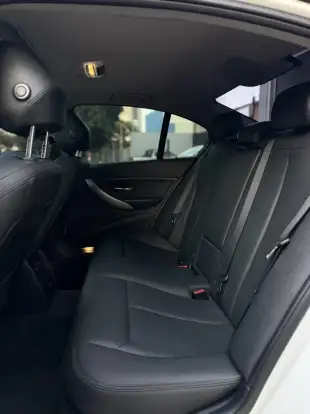 BMW-320i-2015