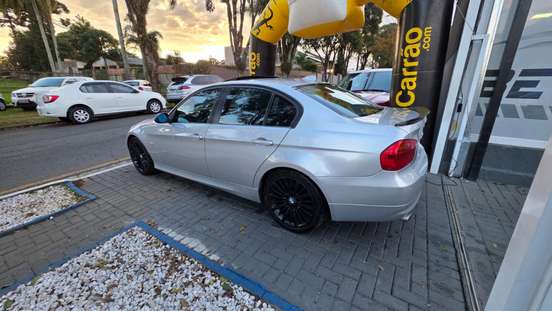 BMW-320i-2008