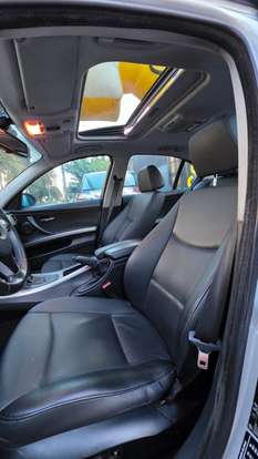 BMW-320i-2008