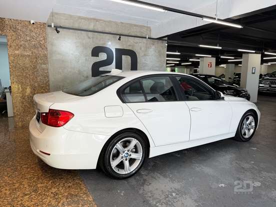 BMW-320i-2014