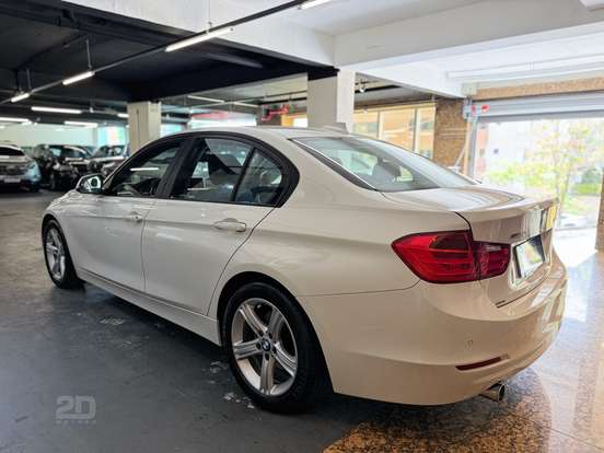 BMW-320i-2014