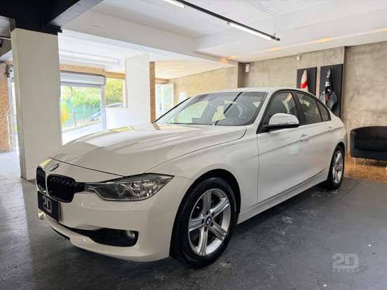 BMW-320i-2014