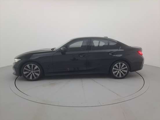 BMW-320i-2022