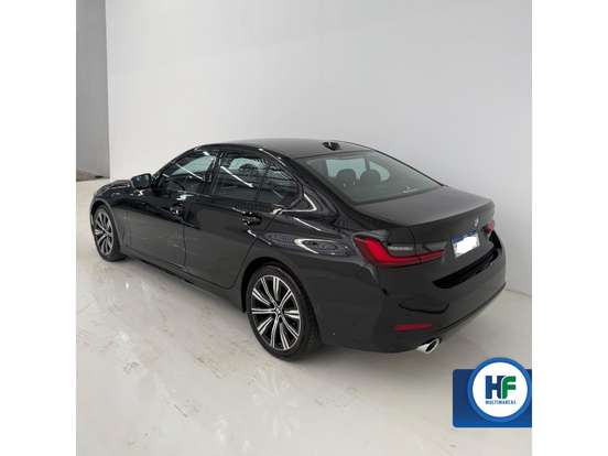 BMW-320i-2023