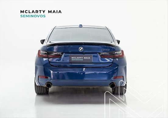BMW-320i-2023