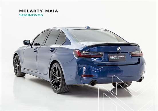 BMW-320i-2023