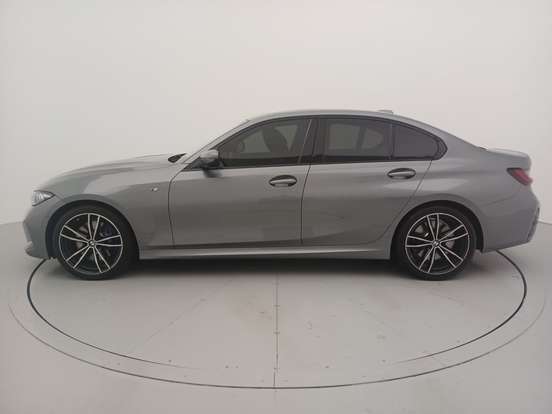 BMW-320i-2023