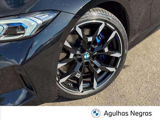 BMW-320i-2025