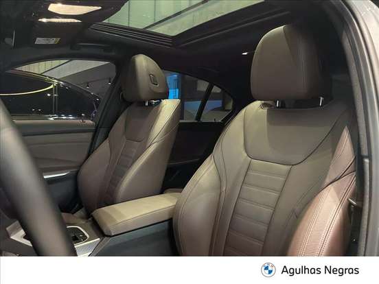 BMW-320i-2.0 16V TURBO FLEX M SPORT AUTOMÁTICO BMW-320i-2025