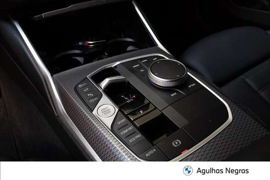 BMW-320i-2024