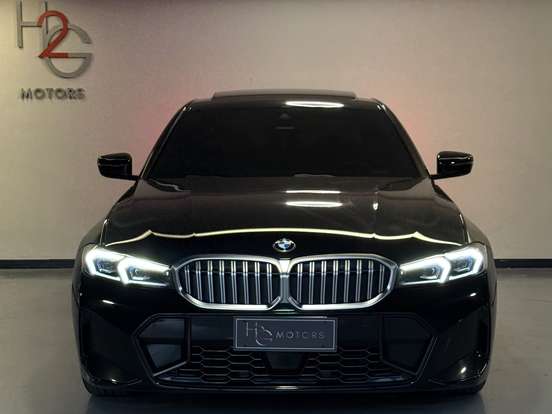 BMW-320i-2023