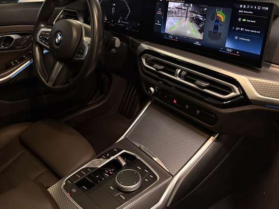 BMW-320i-2023