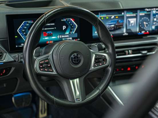 BMW-320i-2023