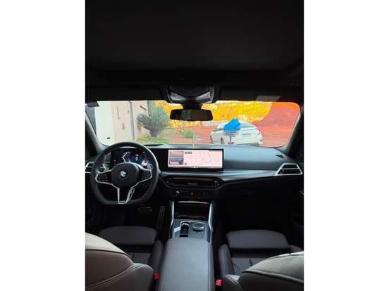 BMW-320i-2025